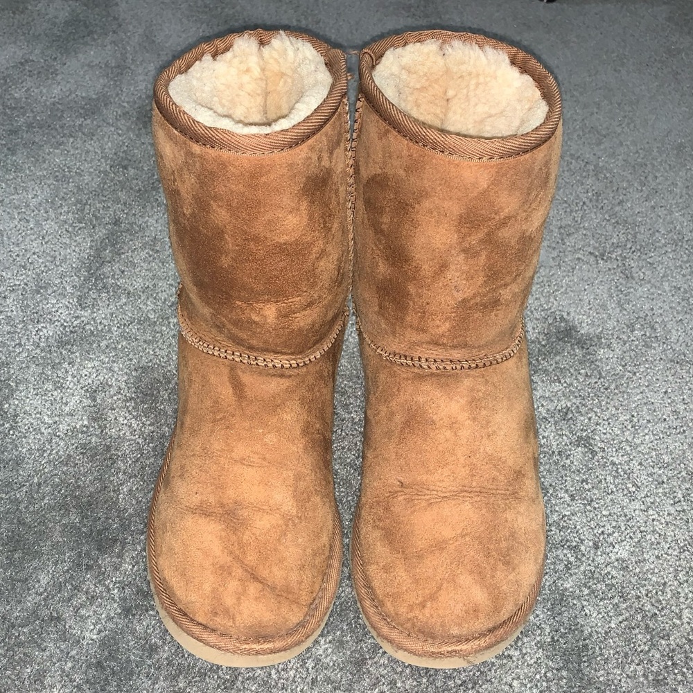UGG girls classic II boot